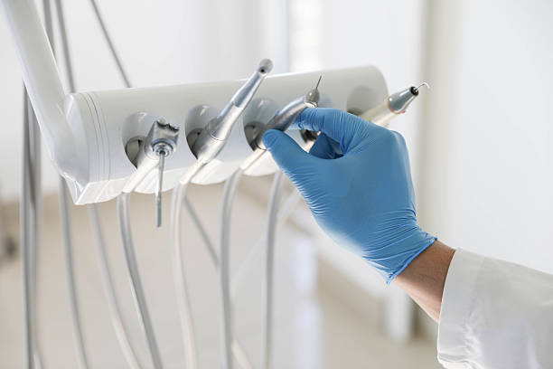Professional Emergency Dentist technician working in Lakewood, CA